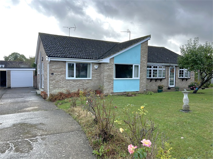 28 Barryfields, Shalford
