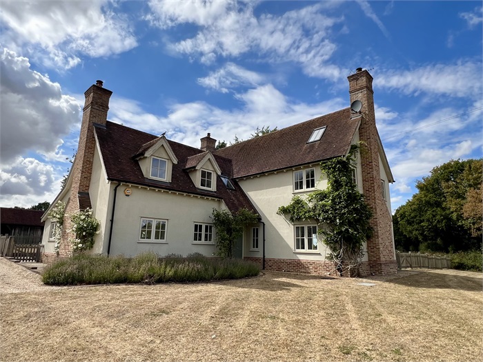 Pyes Farmhouse, Mole Hill Green, Felsted, CM6 3JR 